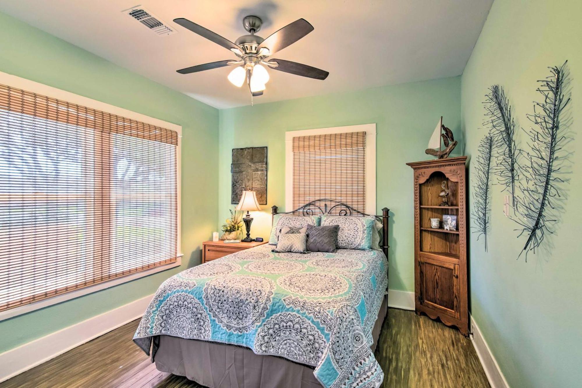 Quaint Galveston Vacation Home - Central Location! 외부 사진