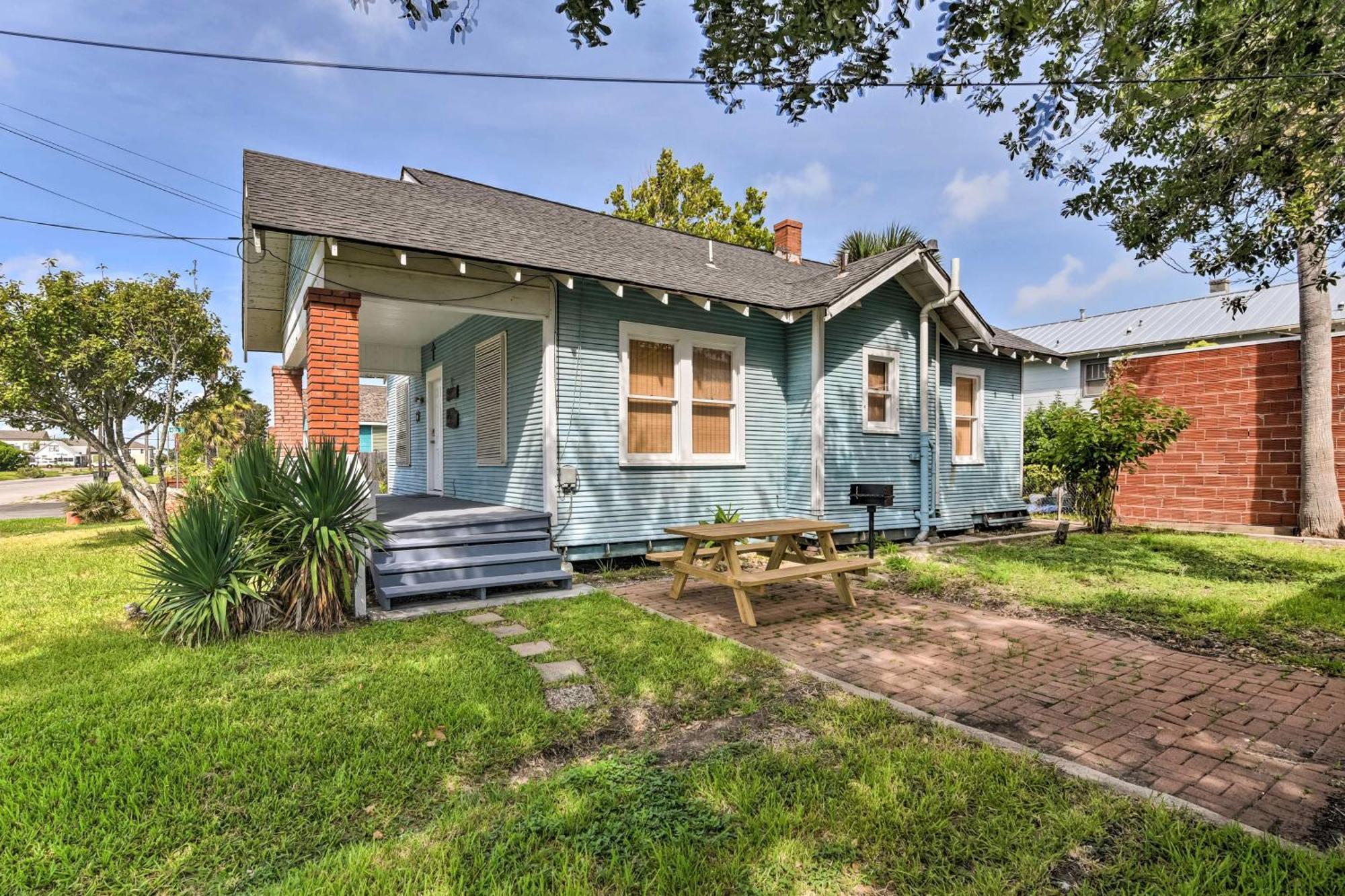 Quaint Galveston Vacation Home - Central Location! 외부 사진